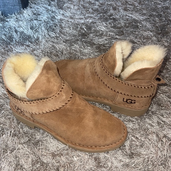 UGG Australian McKay Tan Suede - Faux Fur Shearling Lined Ankle Booties / Boots - Picture 2 of 7